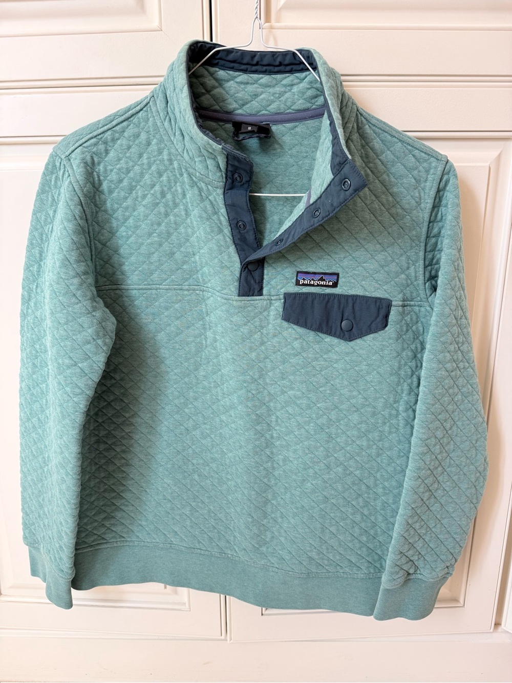 Patagonia women’s Quilted Snap-T Pullover - Seafoam with Navy Pocket